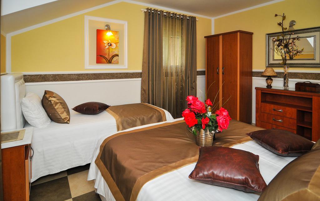 Apartments Scepanovic Tivat Ngoại thất bức ảnh